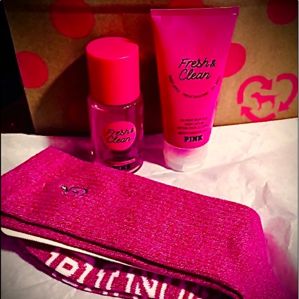 SOLDVictoria’sSecret-PINK-ValentinesDayDeal-Fresh&Clean-LotionPerfume&PinkSocks